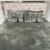 DESINER 5 PCS SUPER KING SIZE BEDHSEET SET