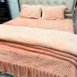 PREMIUM DESINER KING SIZE QUILT SET WITH EMBROIDERY AND HEAVY BEDCOVER