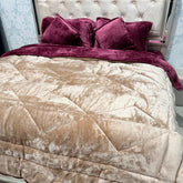 TITLIS PREMIUM 6-PIECE REVERSIBLE QUILT SET WITH FITTED-TYPE SHEET – QUEEN TO KING SIZE