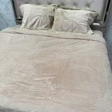 WINTER LUXURIOUS EMBROIDERY REVERSIBLE DUVET COVER ( 4 PCS) KING SIZE BEDHSEET FIT ON SUPER KING SIZE AS WELL