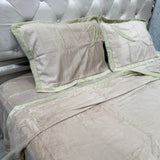 WINTER LUXURIOUS EMBROIDERY REVERSIBLE DUVET COVER ( 4 PCS) KING SIZE BEDHSEET FIT ON SUPER KING SIZE AS WELL