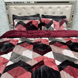 DESINER 6 PCS KING SIZE QUILT SET IN VELVET ( bedsheet is very large will fit on super king size easily) MACHINE WASHABLE