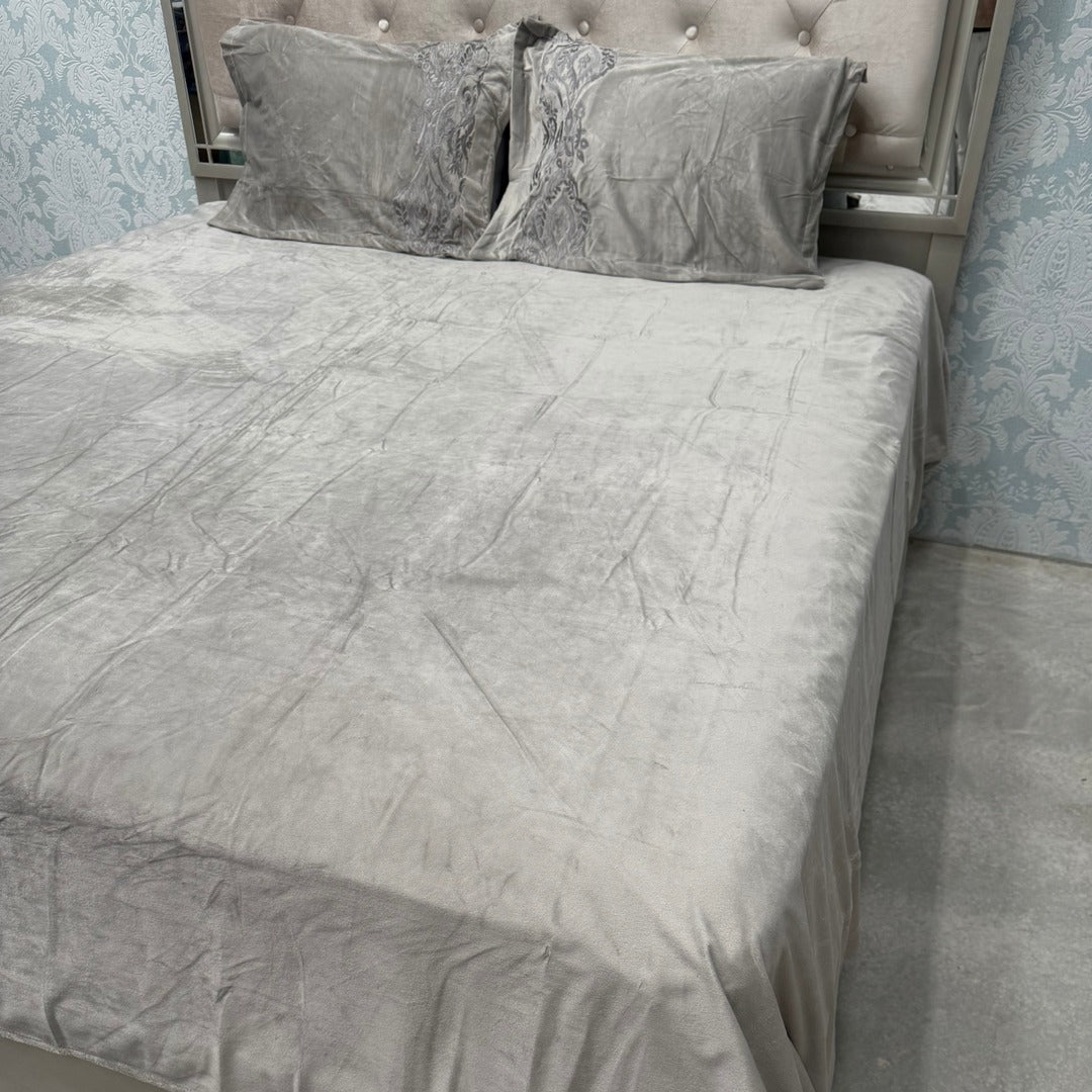 ROSE PETEL BRANDED WINTER EMBROIDERY 3 PCS BEDSHEET SET ( anti skid)