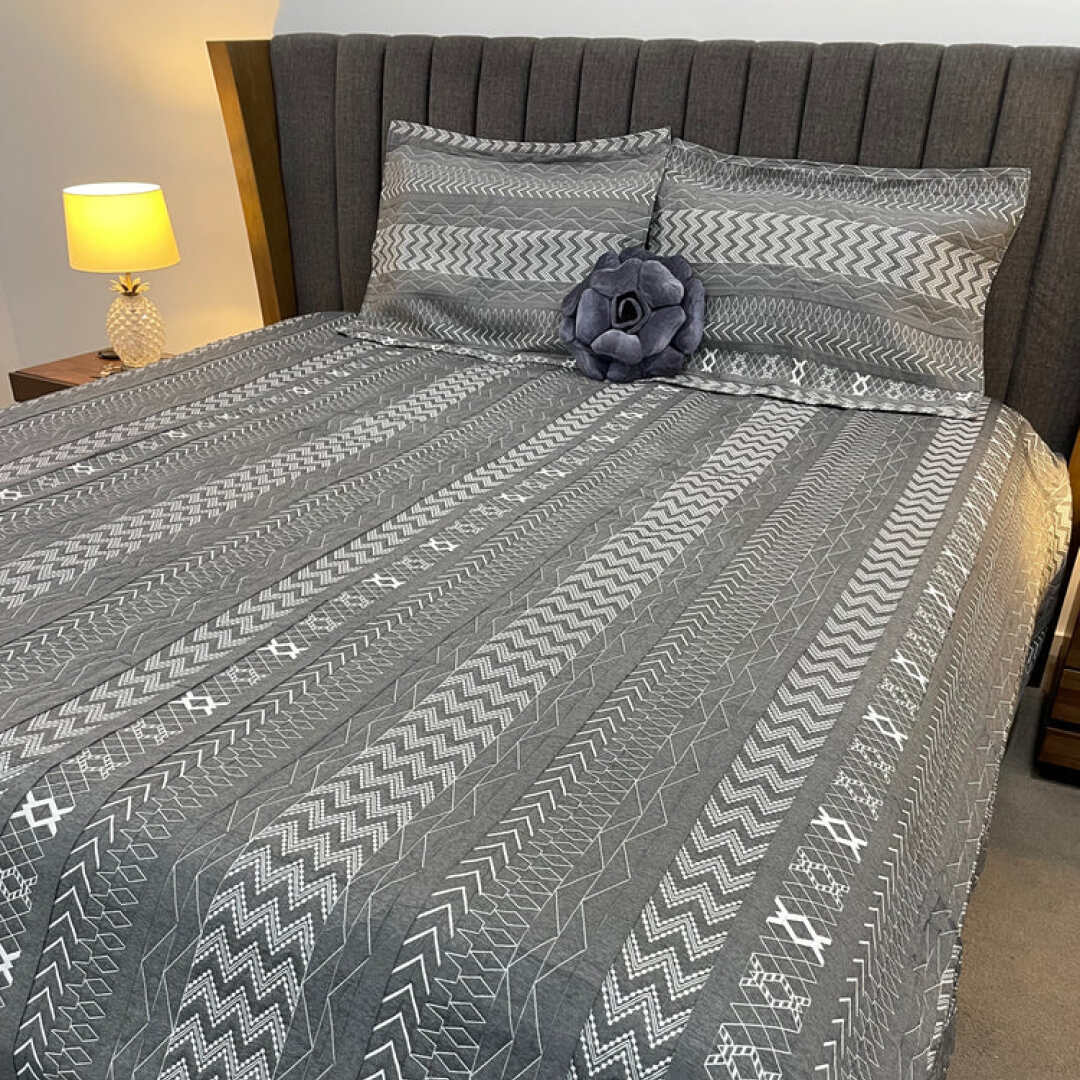 DESINER 4 PCS REVERSIBLE LARGE KING SIZE COTTON BEDCOVER SET