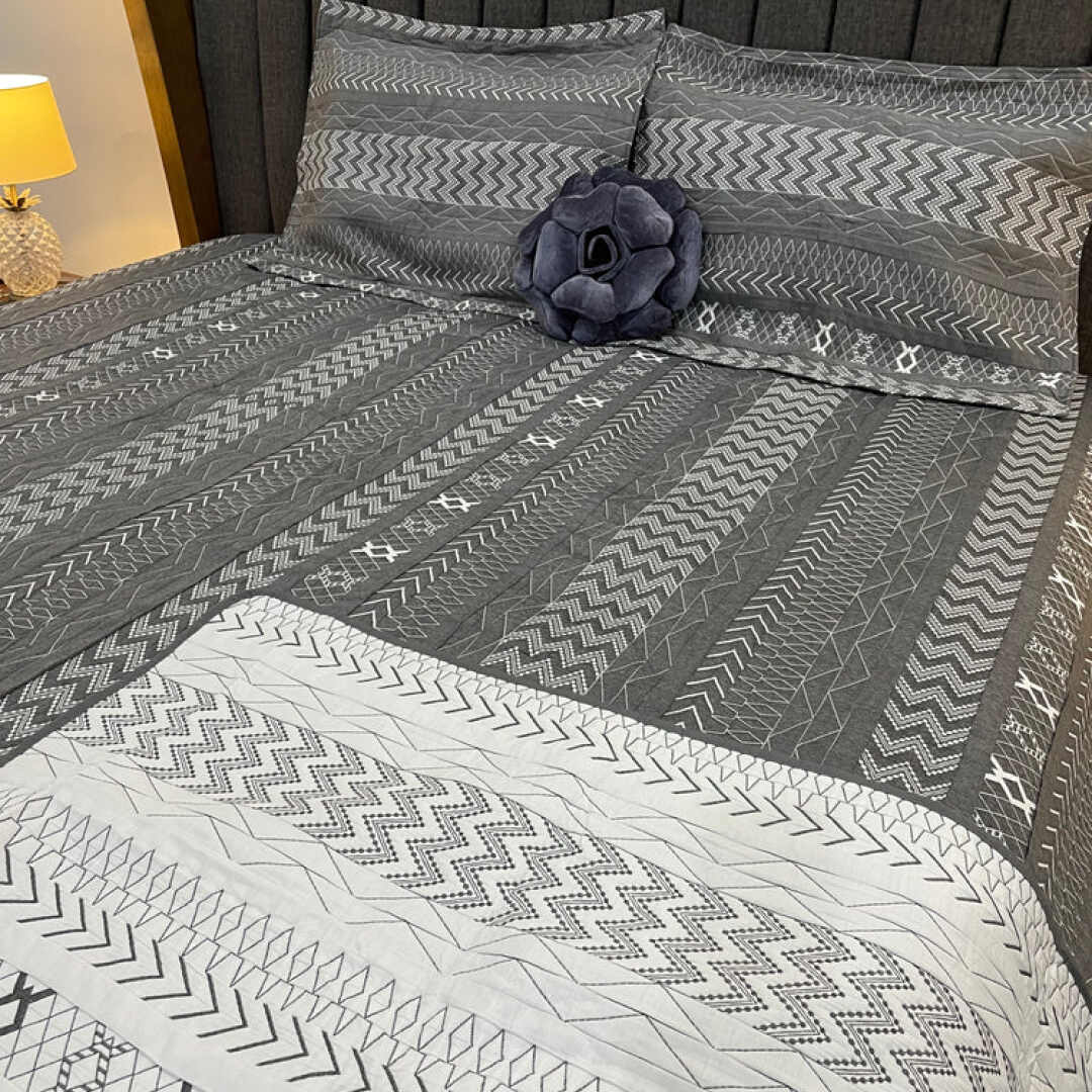 DESINER 4 PCS REVERSIBLE LARGE KING SIZE COTTON BEDCOVER SET