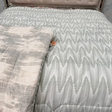 ELEGANT REVERSIBLE QUILT FOR SUPER KING BED