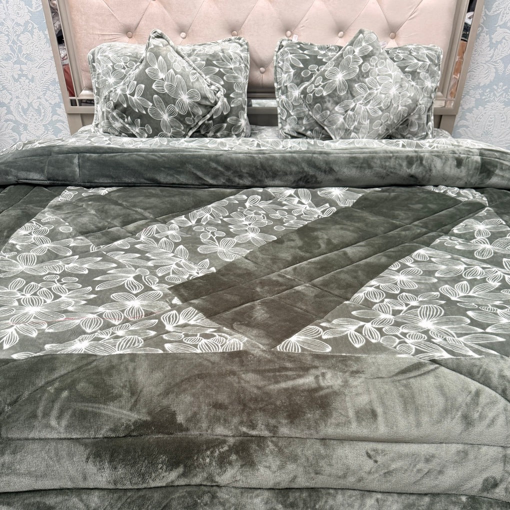 BRANDED KING SIZE 6-PIECE SUPER WARM QUILT SET WITH MATCHING CUSHIONS