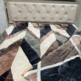 WARM SINGLE KING SIZE REVERSIBLE QUILT IN