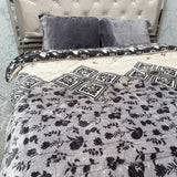WINTER KING SIZE REVERSIBLE QUILT WITH 2 PLAIN PILLOW COVERS
