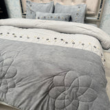 LUXURIOUS EXTRA WARM QUILT SET WITH FITTED SHEET ( queen to king size)