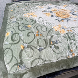 WINTER KING SIZE SUPER SOFT AND WARM QUILT ( GOOD FOR QUEEN AS WELL )