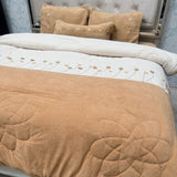 LUXURIOUS EXTRA WARM QUILT SET WITH FITTED SHEET ( queen to king size)