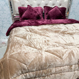 TITLIS PREMIUM 6-PIECE REVERSIBLE QUILT SET WITH FITTED-TYPE SHEET – QUEEN TO KING SIZE
