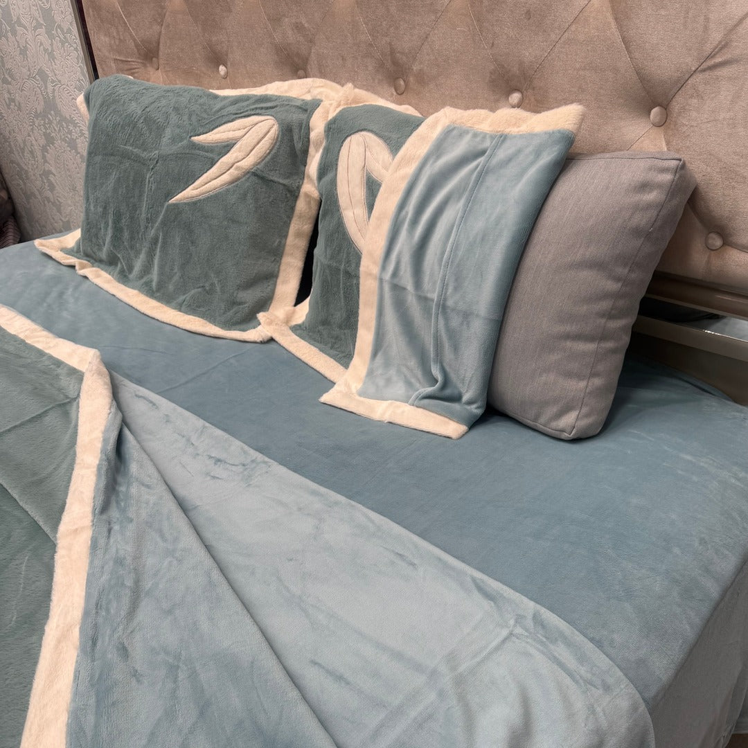 WINTER LUXURIOUS EMBROIDERY REVERSIBLE DUVET COVER SET ( 4 PCS ) KING SIZE BEDHSEET FIT ON SUPER KING AS WELL