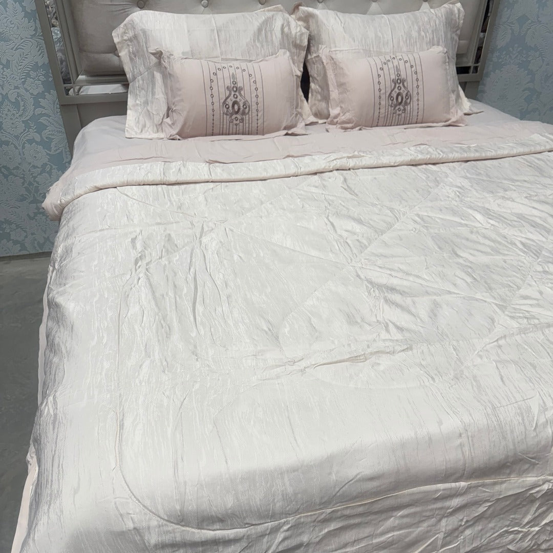 SUMMER PREMIUM 6 PCS KING AND QUEEN SIZE COMFORTER SET WITH EMBROIDERY CUSIONS