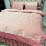 PREMIUM DESINER KING SIZE QUILT SET WITH EMBROIDERY AND HEAVY BEDCOVER