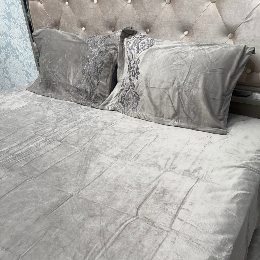 ROSE PETEL BRANDED WINTER EMBROIDERY 3 PCS BEDSHEET SET ( anti skid)