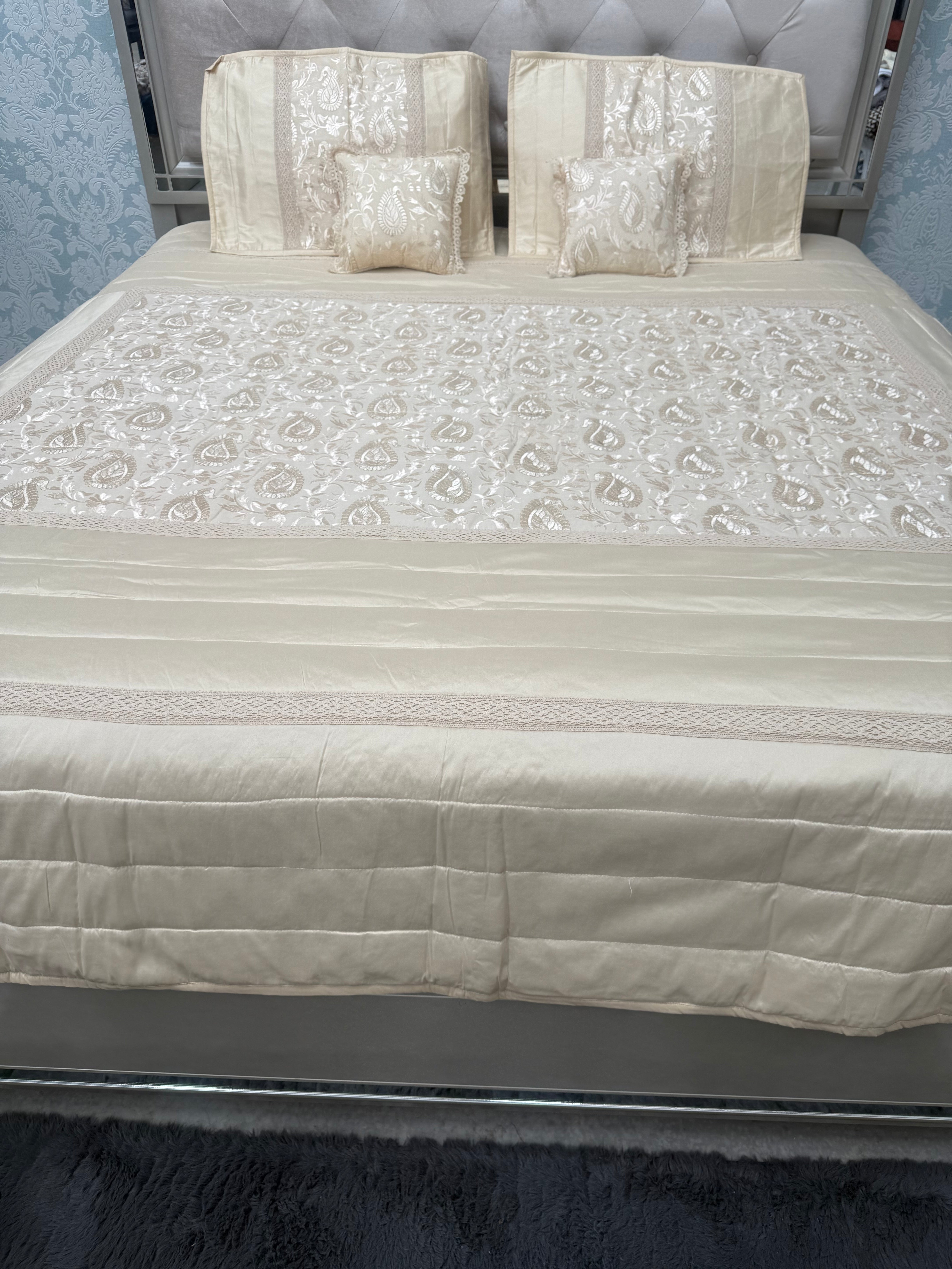 ROYAL LOOK KING SIZE 5 PCS SILK SATIL BEDCOVER SET