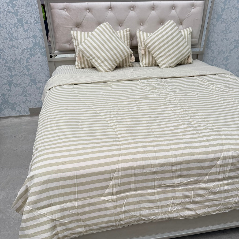 LUXURY REVERSIBLE COMFORTER SET WITH MATCHING PILLOW COVERS & CUSHIONS
