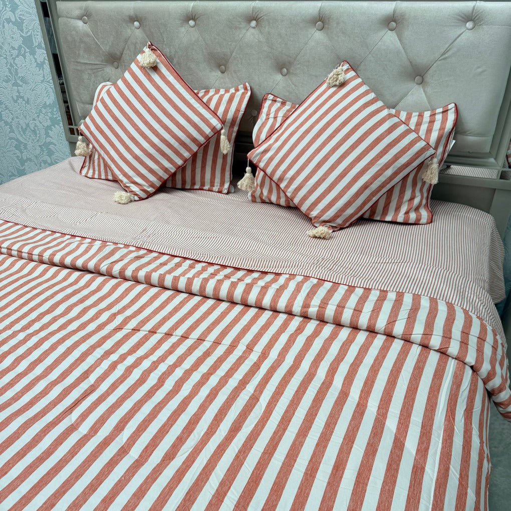LUXURY REVERSIBLE COMFORTER SET WITH MATCHING PILLOW COVERS & CUSHIONS