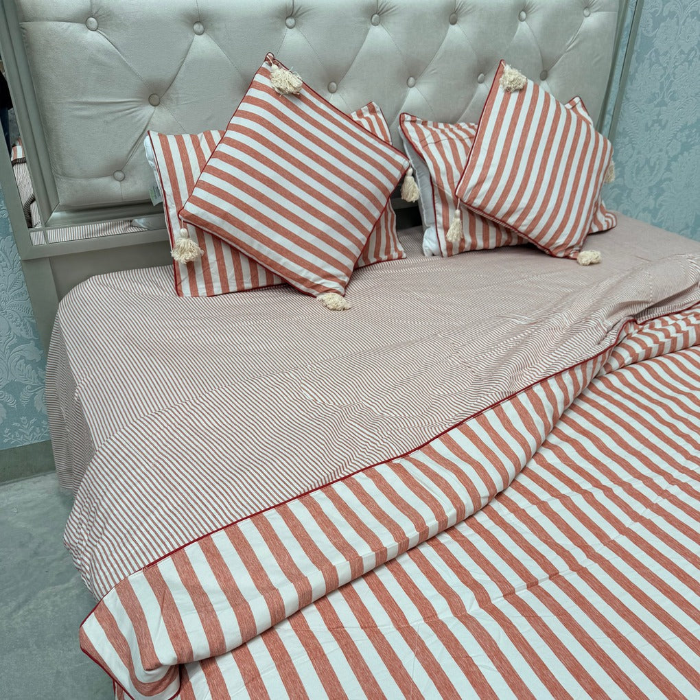 LUXURY REVERSIBLE COMFORTER SET WITH MATCHING PILLOW COVERS & CUSHIONS