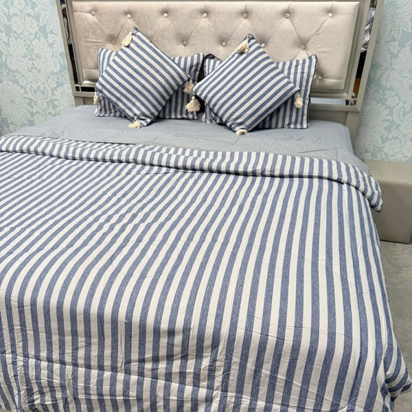 LUXURY REVERSIBLE COMFORTER SET WITH MATCHING PILLOW COVERS & CUSHIONS